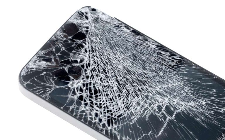Les entreprises qui rachètent les écrans cassés des téléphones