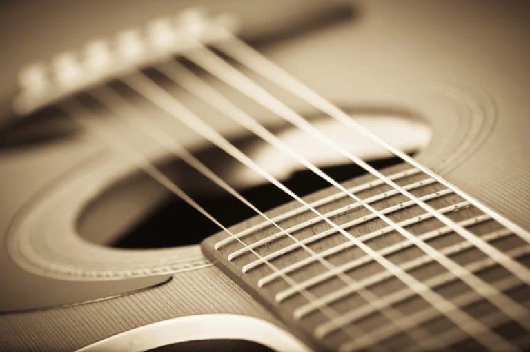 Comment apprendre à jouer de la guitare ?