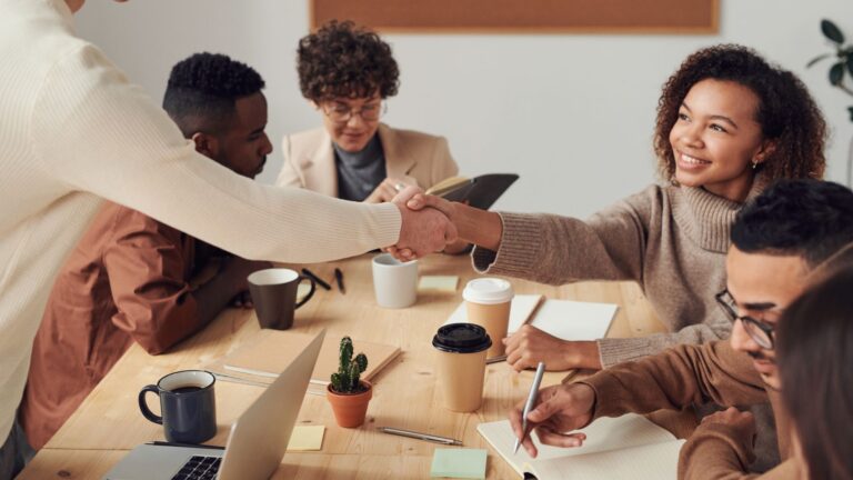 L&rsquo;importance de la communication efficace dans les relations interpersonnelles