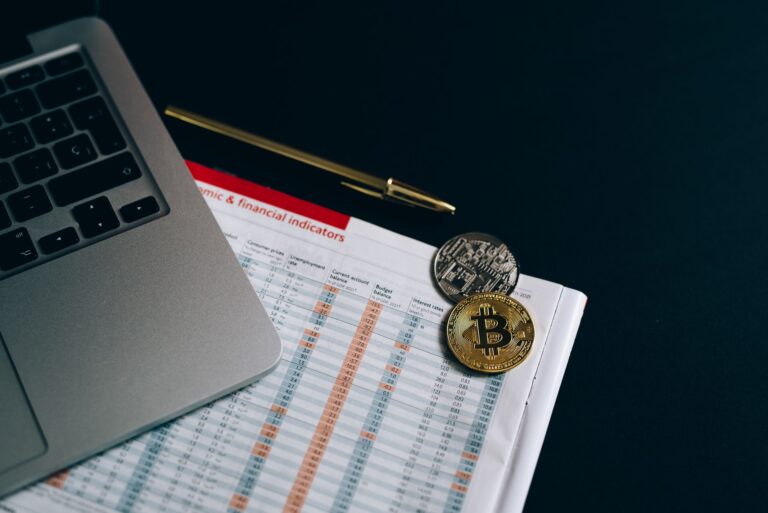 Comprendre les smart contracts : fonctionnement et applications